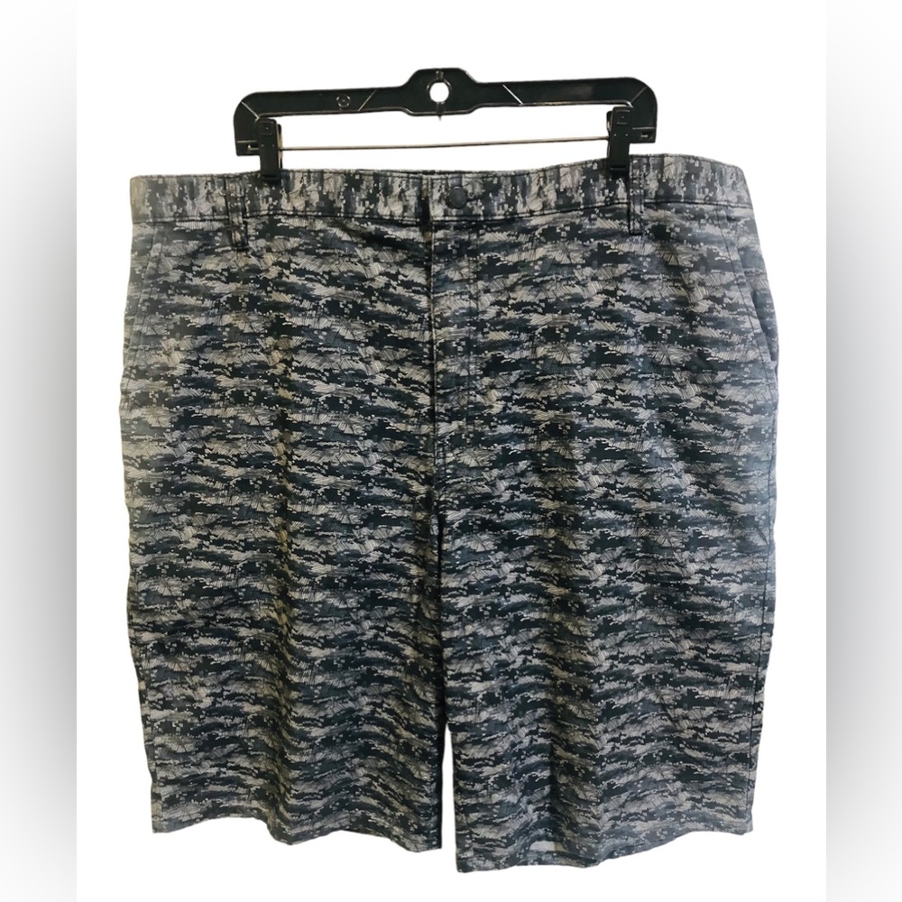 Dickies‎ shorts.